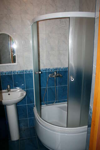 Гостиница Виноградная Лоза Евпатория Бюджетный трехместный номер-4